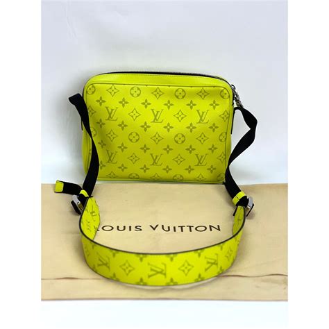 LOUIS VUITTON Taigarama Outdoor Messenger Yellow